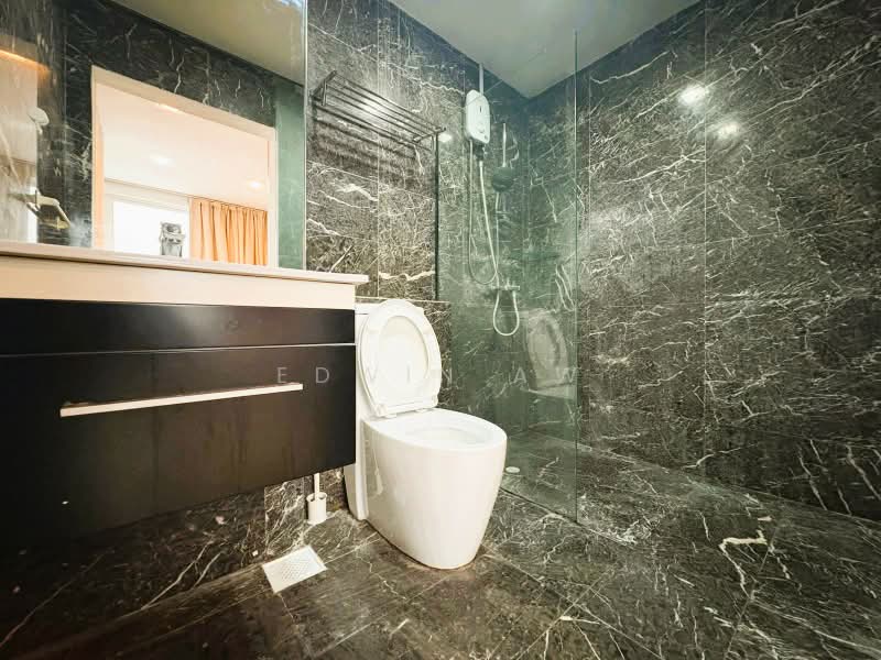 Attitude @ Kim Yam, 1 Kim Yam Road, 1 Bedroom, 334 sqft, Condominium For Rent, by Edwin Aw, 500171481 - Bathroom - PropertyGuru.com.sg