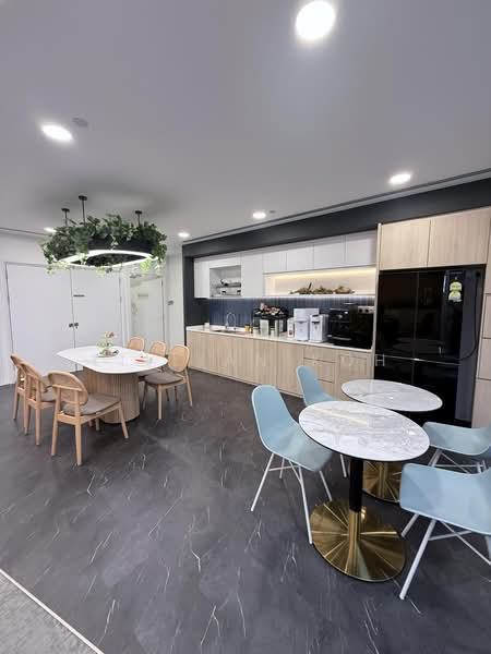 Shenton House, 3 Shenton Way, 10,000 sqft, Office For Rent, by Lillian Koh, 500171487 - Kitchen - CommercialGuru.com.sg