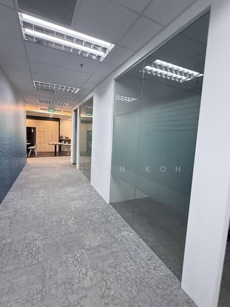 Shenton House, 3 Shenton Way, 10,000 sqft, Office For Rent, by Lillian Koh, 500171487 - Corridor - CommercialGuru.com.sg