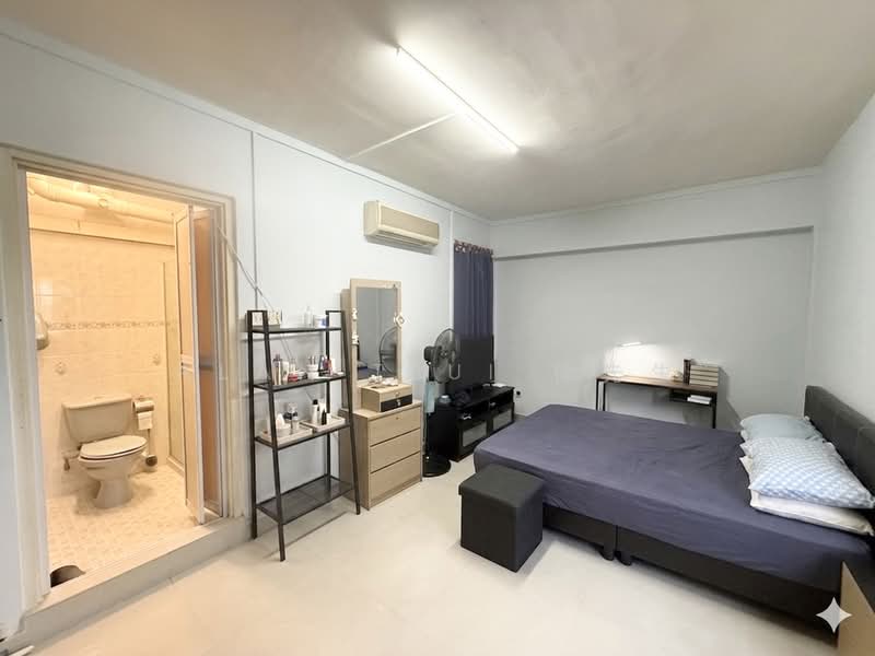 351 Ang Mo Kio Street 32, 351 Ang Mo Kio Street 32, 3 Bedrooms, 1,183 sqft, HDB Flat For Rent, by Alan Tsui 徐先生, 500171517 - Bedroom - PropertyGuru.com.sg