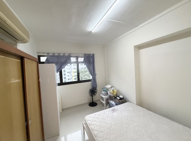 351 Ang Mo Kio Street 32, 351 Ang Mo Kio Street 32, 3 Bedrooms, 1,183 sqft, HDB Flat For Rent, by Alan Tsui 徐先生, 500171517 - Bedroom - PropertyGuru.com.sg