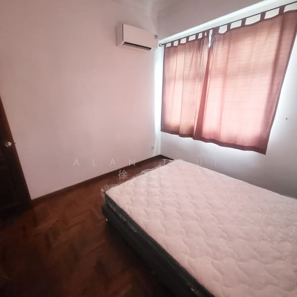 Cheap Bedroom near Serangoon MRT, Boundary Road, Room Rental, 140 sqft, Terraced House For Rent, by Alan Tsui 徐先生, 500171529 - Bedroom - PropertyGuru.com.sg