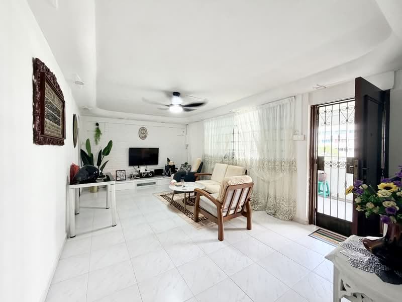 319 Bukit Batok Street 33, 319 Bukit Batok Street 33, 3 Bedrooms, 904 sqft, HDB Flat For Sale, by Emmy Wan, 500171537 - Living Room - PropertyGuru.com.sg