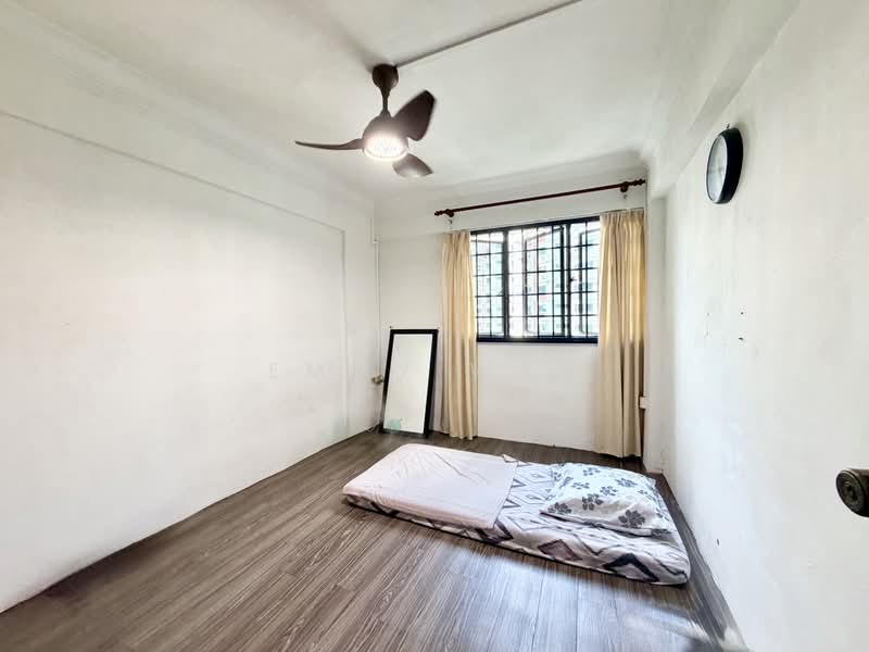 319 Bukit Batok Street 33, 319 Bukit Batok Street 33, 3 Bedrooms, 904 sqft, HDB Flat For Sale, by Emmy Wan, 500171537 - Bedroom 2 - PropertyGuru.com.sg