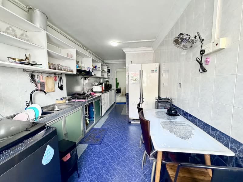 319 Bukit Batok Street 33, 319 Bukit Batok Street 33, 3 Bedrooms, 904 sqft, HDB Flat For Sale, by Emmy Wan, 500171537 - Kitchen - PropertyGuru.com.sg