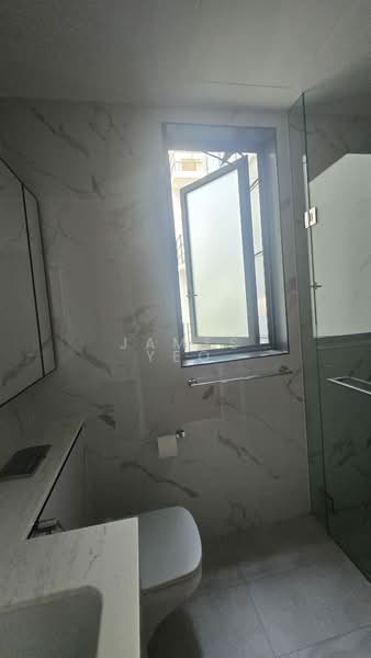 Lattice One, 1 Seraya Crescent, 3 Bedrooms, 872 sqft, Condominium For Sale, by James Yeo, 500171544 - Bathroom - PropertyGuru.com.sg