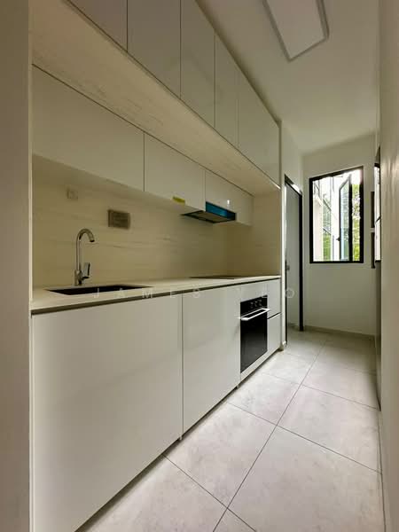 Lattice One, 1 Seraya Crescent, 3 Bedrooms, 872 sqft, Condominium For Sale, by James Yeo, 500171544 - Kitchen - PropertyGuru.com.sg