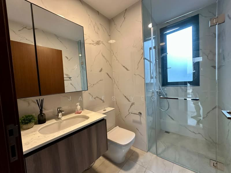 Lattice One, 1 Seraya Crescent, 3 Bedrooms, 872 sqft, Condominium For Sale, by James Yeo, 500171544 - Bathroom - PropertyGuru.com.sg