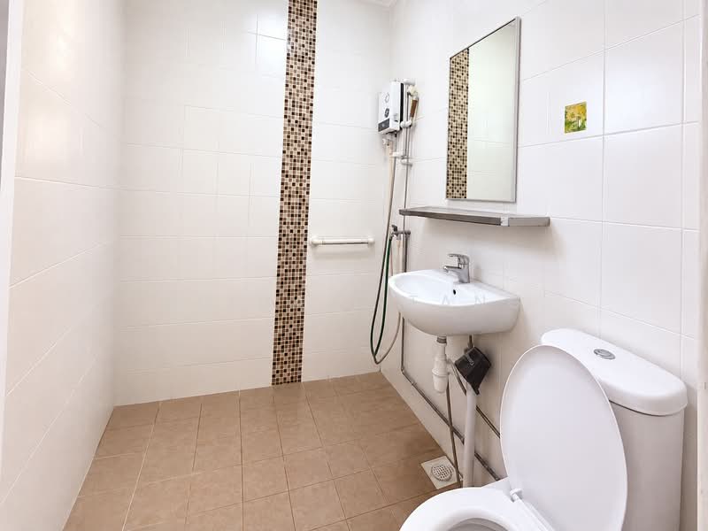 781 Yishun Ring Road, 781 Yishun Ring Road, 3 Bedrooms, 1,130 sqft, HDB Flat For Sale, by Abigail Tang, 500171547 - Bathroom - PropertyGuru.com.sg