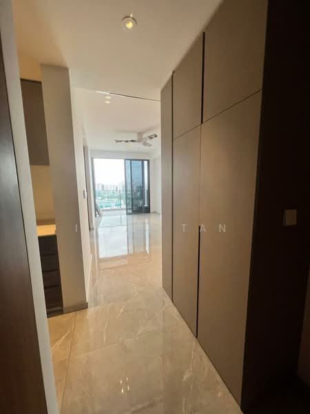 Stirling Residences, 23 Stirling Road, 2 Bedrooms, 678 sqft, Condominium For Sale, by Irene Tan, 500171551 - Corridor - PropertyGuru.com.sg