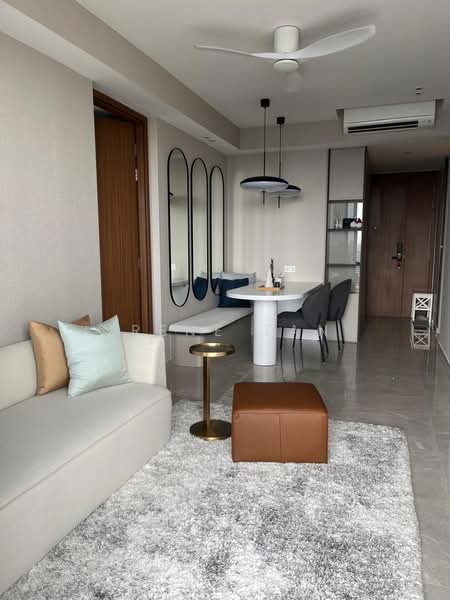 Stirling Residences, 23 Stirling Road, 2 Bedrooms, 678 sqft, Condominium For Sale, by Irene Tan, 500171551 - Living Room - PropertyGuru.com.sg