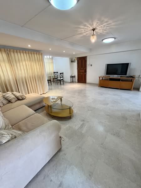 6 Farrer Road, 6 Farrer Road, 3 Bedrooms, 980 sqft, HDB Flat For Rent, by Lim Y X, 500171553 - Living Room - PropertyGuru.com.sg