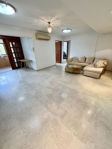 6 Farrer Road, 6 Farrer Road, 3 Bedrooms, 980 sqft, HDB Flat For Rent, by Lim Y X, 500171553 - Living Room - PropertyGuru.com.sg