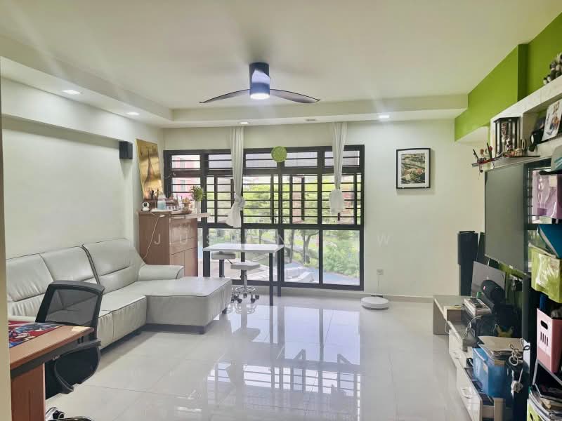 75B Redhill Road, 75B Redhill Road, 3 Bedrooms, 1,076 sqft, HDB Flat For Sale, by Justin Zaw, 500171559 - Living Room - PropertyGuru.com.sg