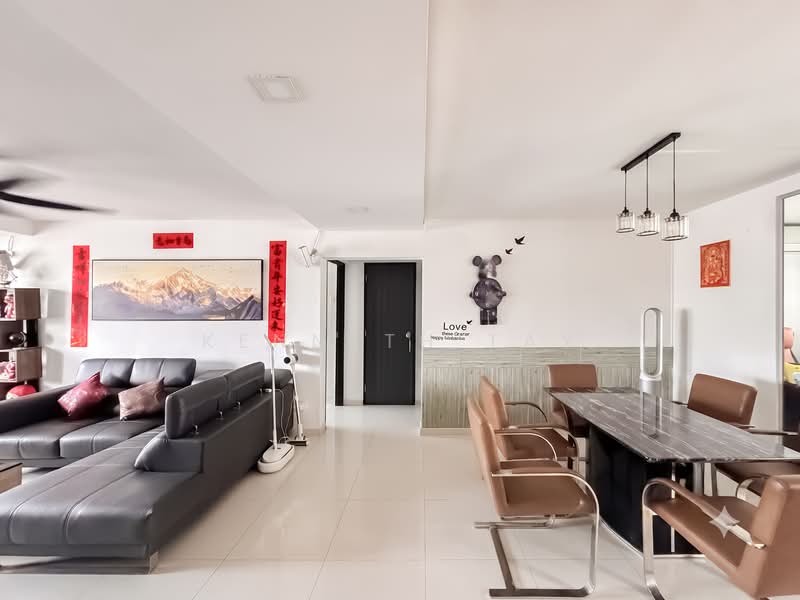 658 Yishun Avenue 4, 658 Yishun Avenue 4, 3 Bedrooms, 1,399 sqft, HDB Flat For Sale, by Kenneth Tay, 500171561 - Living Room - PropertyGuru.com.sg