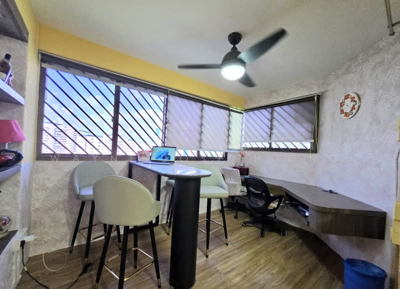 401 Jurong West Street 42, 401 Jurong West Street 42, 3 Bedrooms, 1,453 sqft, HDB Flat For Sale, by Wayne Joseph Ong 王伟洋, 500171564 - Study area at the balcony - PropertyGuru.com.sg