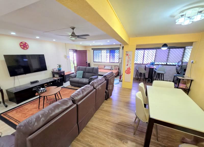 401 Jurong West Street 42, 401 Jurong West Street 42, 3 Bedrooms, 1,453 sqft, HDB Flat For Sale, by Wayne Joseph Ong 王伟洋, 500171564 - Living Room - PropertyGuru.com.sg