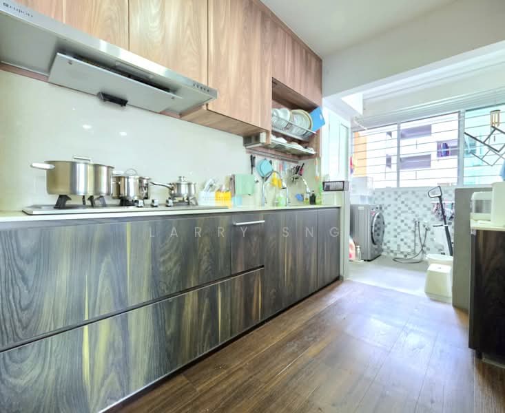 682B Edgedale Plains, 682B Edgedale Plains, 3 Bedrooms, 1,216 sqft, HDB Flat For Sale, by Larry Sng, 500171568 - Kitchen - PropertyGuru.com.sg