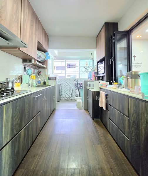 682B Edgedale Plains, 682B Edgedale Plains, 3 Bedrooms, 1,216 sqft, HDB Flat For Sale, by Larry Sng, 500171568 - Kitchen - PropertyGuru.com.sg