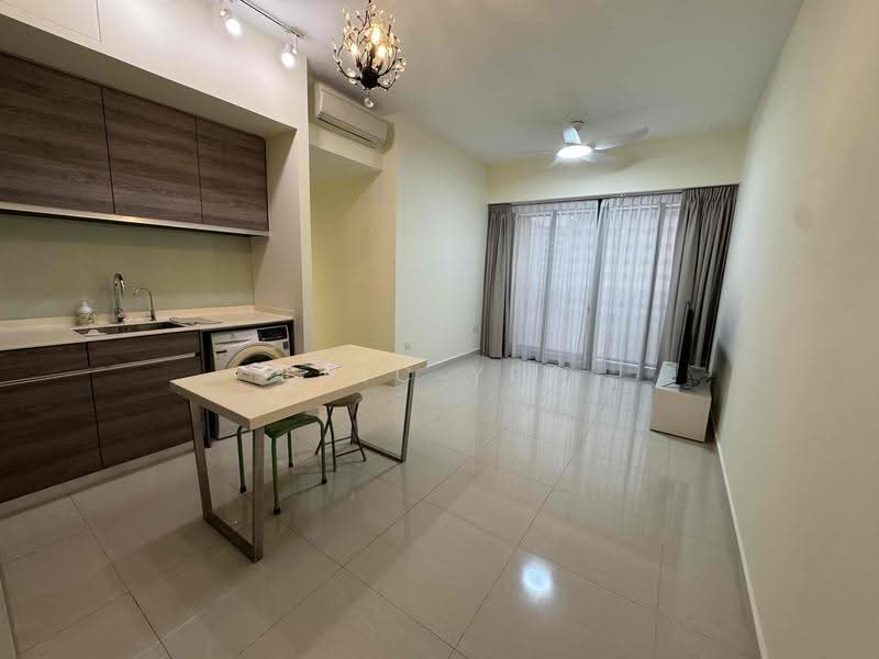 Coco Palms, 25 Pasir Ris Grove, Pasir Ris / Tampines, 2 Bedrooms, 743 sqft, Condominium For Rent, by Eric Yeo, 500171569 - Living Room - PropertyGuru.com.sg
