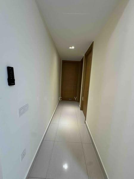 Coco Palms, 25 Pasir Ris Grove, Pasir Ris / Tampines, 2 Bedrooms, 743 sqft, Condominium For Rent, by Eric Yeo, 500171569 - Corridor - PropertyGuru.com.sg