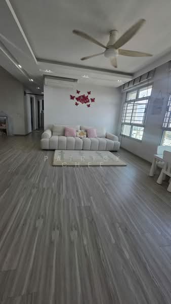 292B Bukit Batok East Avenue 6, 292B Bukit Batok East Avenue 6, 3 Bedrooms, 1,216 sqft, HDB Flat For Sale, by Patrick Chee, 500171579 - Living Room - PropertyGuru.com.sg