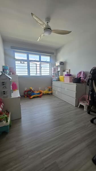 292B Bukit Batok East Avenue 6, 292B Bukit Batok East Avenue 6, 3 Bedrooms, 1,216 sqft, HDB Flat For Sale, by Patrick Chee, 500171579 - Bedroom - PropertyGuru.com.sg