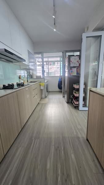 292B Bukit Batok East Avenue 6, 292B Bukit Batok East Avenue 6, 3 Bedrooms, 1,216 sqft, HDB Flat For Sale, by Patrick Chee, 500171579 - Kitchen - PropertyGuru.com.sg