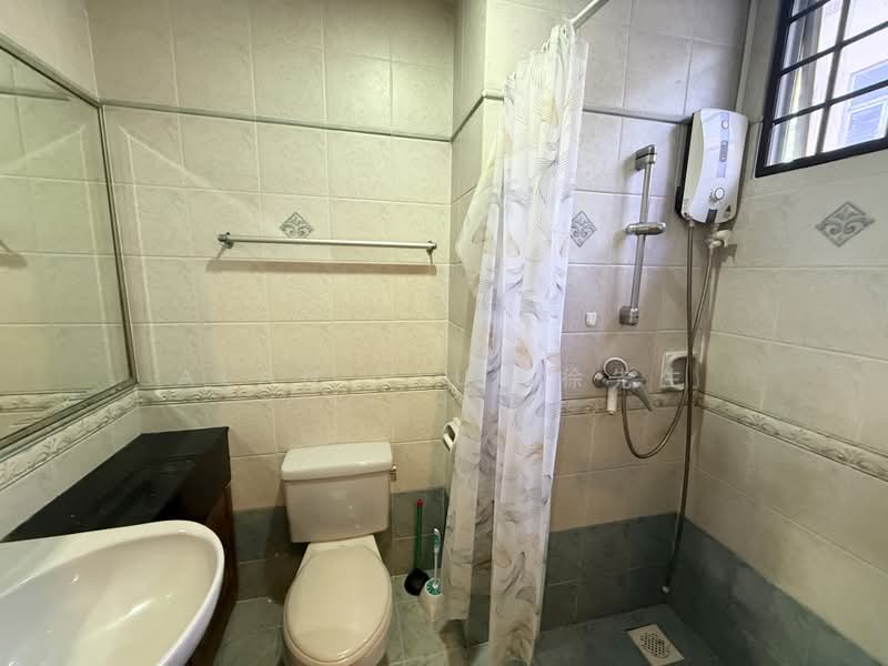 Master Room near Little India, Rochor & Dohby Ghuat MRTs, Niven Road, Room Rental, 220 sqft, Terraced House For Rent, by Alan Tsui 徐先生, 500171584 - Bathroom - PropertyGuru.com.sg