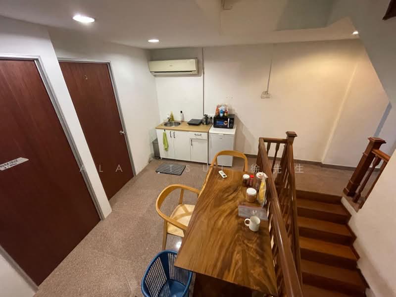 Master Room near Little India, Rochor & Dohby Ghuat MRTs, Niven Road, Room Rental, 220 sqft, Terraced House For Rent, by Alan Tsui 徐先生, 500171584 - Interior - PropertyGuru.com.sg