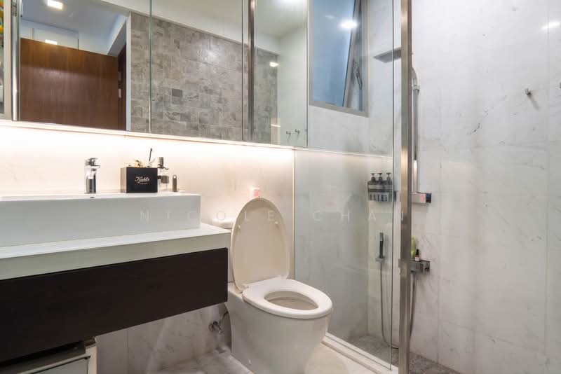 Jardin, 968 Dunearn Road, 3 Bedrooms, 1,098 sqft, Condominium For Sale, by Nicole Chan, 500171590 - Master Bedroom Bathroom - PropertyGuru.com.sg
