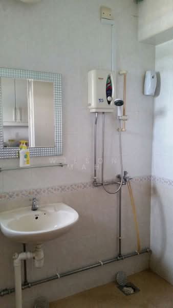 691A Choa Chu Kang Crescent, 691A Choa Chu Kang Crescent, Room Rental, 120 sqft, HDB Flat For Rent, by Wilson Mah, 500171600 - Bathroom - PropertyGuru.com.sg
