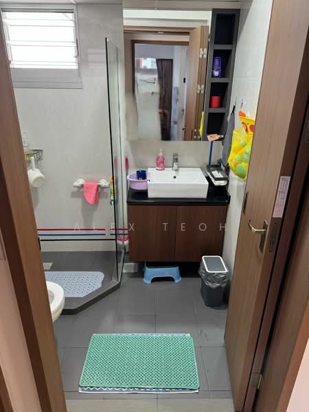 433C Bukit Batok West Ave 8, 433C Bukit Batok West Ave 8, Room Rental, 100 sqft, HDB Flat For Rent, by Alex Teoh, 500171624 - Bathroom - PropertyGuru.com.sg