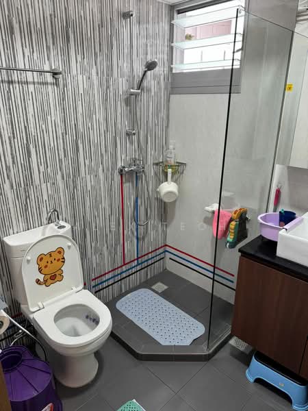 433C Bukit Batok West Ave 8, 433C Bukit Batok West Ave 8, Room Rental, 100 sqft, HDB Flat For Rent, by Alex Teoh, 500171624 - Bathroom - PropertyGuru.com.sg