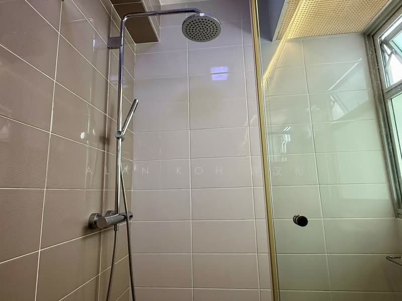 130B Lorong 1 Toa Payoh, 130B Lorong 1 Toa Payoh, 3 Bedrooms, 1,001 sqft, HDB Flat For Rent, by Alan Koh 许汉彬, 500171631 - Bathroom - PropertyGuru.com.sg
