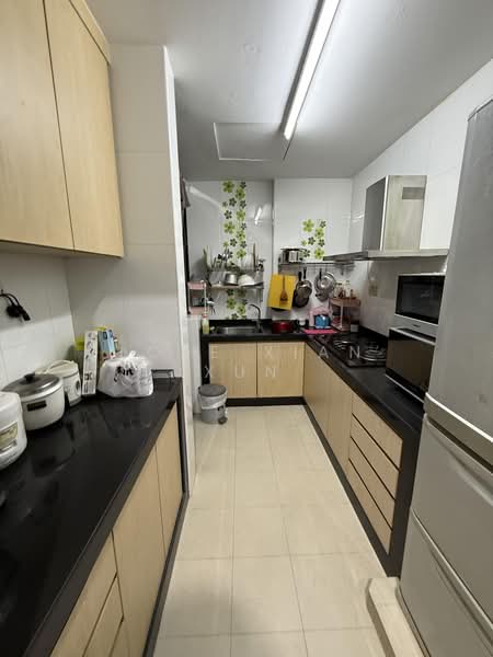 Guilin Mansions, 8 Lorong 37 Geylang, Room Rental, 110 sqft, Apartment For Rent, by Loke Xian Xun, 500171632 - Kitchen - PropertyGuru.com.sg
