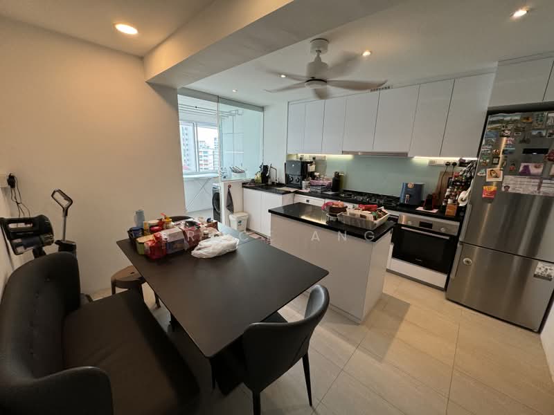 718 Jurong West Street 71, 718 Jurong West Street 71, 3 Bedrooms, 1,151 sqft, HDB Flat For Sale, by Bruce Ang, 500171633 - Kitchen - PropertyGuru.com.sg