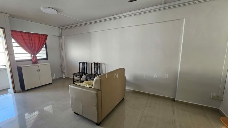 341 Clementi Avenue 5, 341 Clementi Avenue 5, 2 Bedrooms, 700 sqft, HDB Flat For Rent, by Jermaine Tan, 500171639 - Living Room - PropertyGuru.com.sg