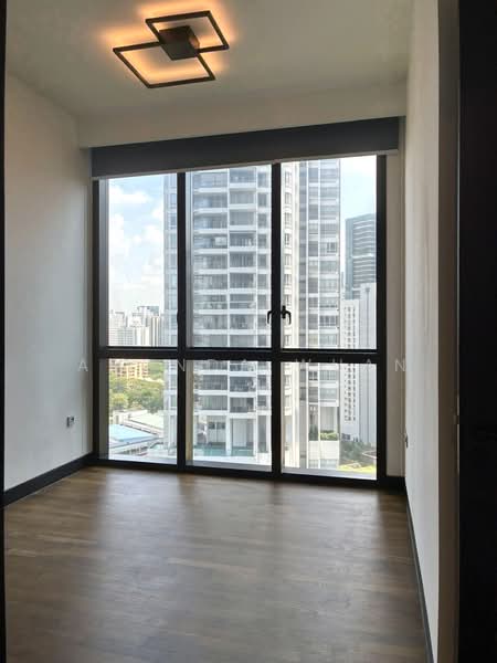 Martin Modern, 10 Martin Place, 2 Bedrooms, 764 sqft, Apartment For Sale, by Amanda Wuan, 500171642 - Master bedroom - PropertyGuru.com.sg
