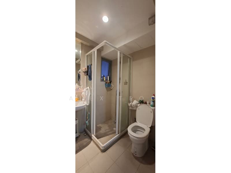 138A Yuan Ching Road, 138A Yuan Ching Road, 2 Bedrooms, 721 sqft, HDB Flat For Sale, by Alex Teoh, 500171643 - Bathroom - PropertyGuru.com.sg
