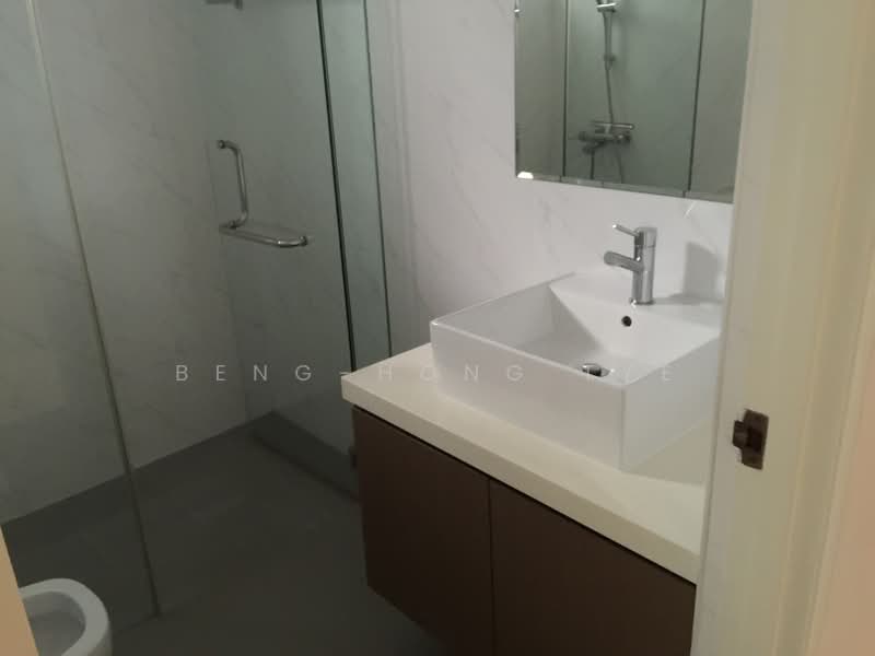 Sian Tuan Avenue, Sian Tuan, 5 Bedrooms, 3,000 sqft, Semi-Detached House For Rent, by Beng-Hong TYE, 500171645 - Bathroom - PropertyGuru.com.sg