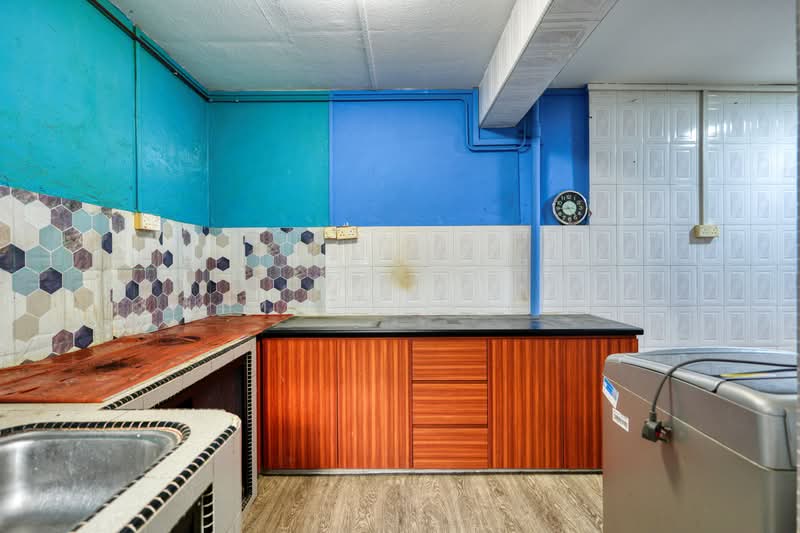 10 Marsiling Drive, 10 Marsiling Drive, 3 Bedrooms, 1,356 sqft, HDB Flat For Sale, by Lim Guang Yi, 500171647 - Kitchen - PropertyGuru.com.sg