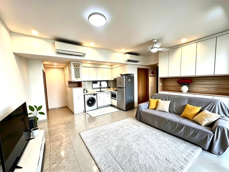⭐️Eight RiverSuites 100% Well Maint Good Location High Rental Yield, , 3 Bedrooms, 807 sqft, Condominium For Sale, by Zane Chew, 500171650 - Living Room - PropertyGuru.com.sg