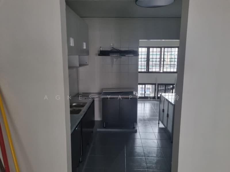 550 Serangoon North Avenue 3, 550 Serangoon North Avenue 3, 3 Bedrooms, 1,076 sqft, HDB Flat For Rent, by Agnes Yap 叶丽玲, 500171654 - Kitchen - PropertyGuru.com.sg