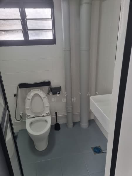 550 Serangoon North Avenue 3, 550 Serangoon North Avenue 3, 3 Bedrooms, 1,076 sqft, HDB Flat For Rent, by Agnes Yap 叶丽玲, 500171654 - Bathroom - PropertyGuru.com.sg