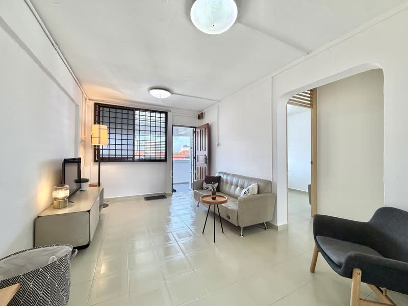 241 Serangoon Avenue 3, 241 Serangoon Avenue 3, 2 Bedrooms, 689 sqft, HDB Flat For Sale, by C K Ow Yong, 500171658 - Living Room - PropertyGuru.com.sg