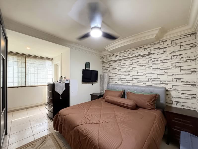 103 Teck Whye Lane, 103 Teck Whye Lane, 3 Bedrooms, 1,302 sqft, HDB Flat For Sale, by Hafiz Nor, 500171660 - Master Bedroom - PropertyGuru.com.sg