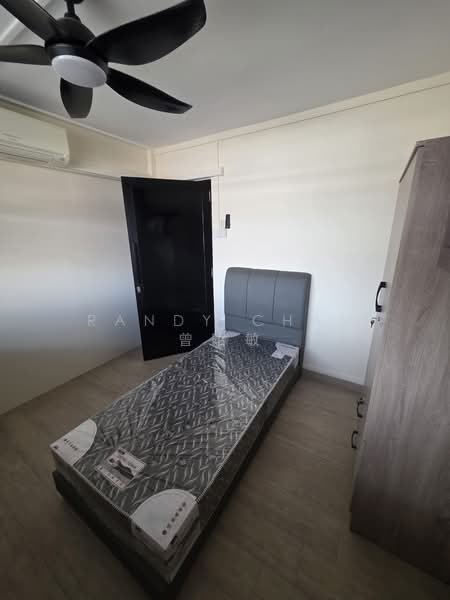 329 Serangoon Avenue 3, 329 Serangoon Avenue 3, Room Rental, 300 sqft, HDB Flat For Rent, by Randy Chan 曾昭敏, 500171663 - Bedroom - PropertyGuru.com.sg