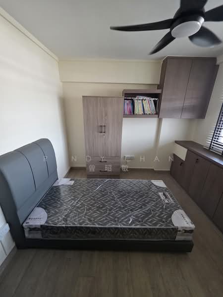 329 Serangoon Avenue 3, 329 Serangoon Avenue 3, Room Rental, 300 sqft, HDB Flat For Rent, by Randy Chan 曾昭敏, 500171663 - Bedroom - PropertyGuru.com.sg