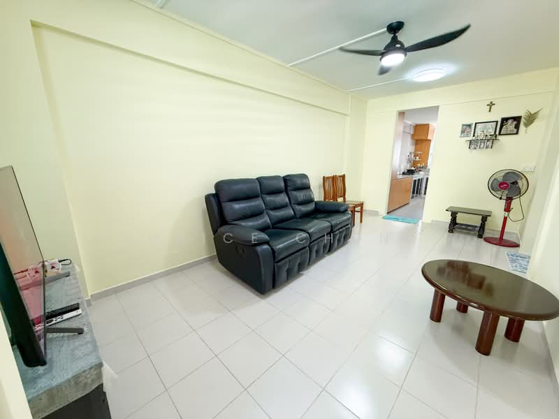 623 Ang Mo Kio Avenue 9, 623 Ang Mo Kio Avenue 9, 2 Bedrooms, 68 sqft, HDB Flat For Rent, by Eunice Chong, 500171674 - Living Room - PropertyGuru.com.sg